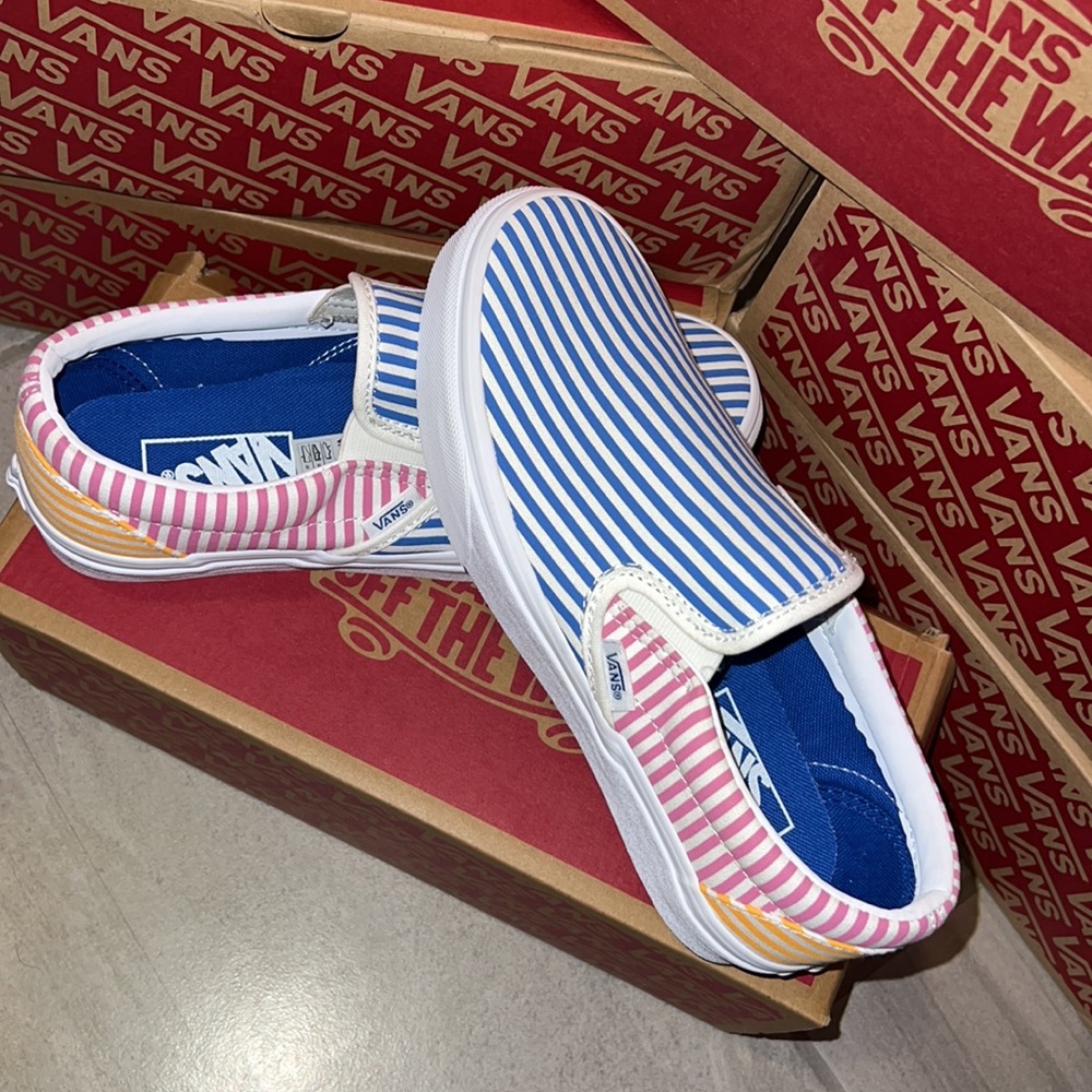 ๐ VANS SLIP ON DECK CLUB SHOES STRIPPED ๐ - Picture 6 of 11